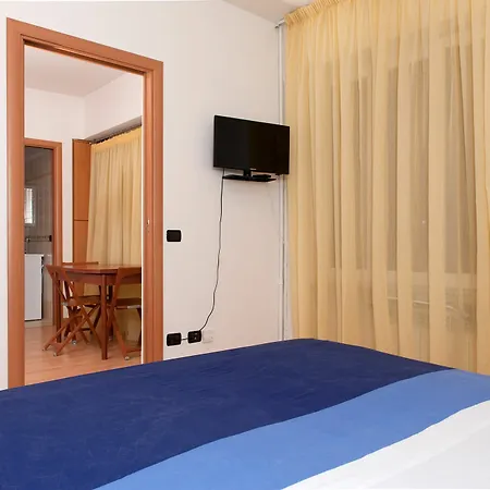 Apartment House Eden *