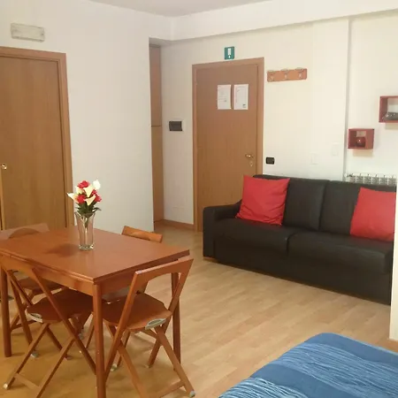 Apartment House Eden *